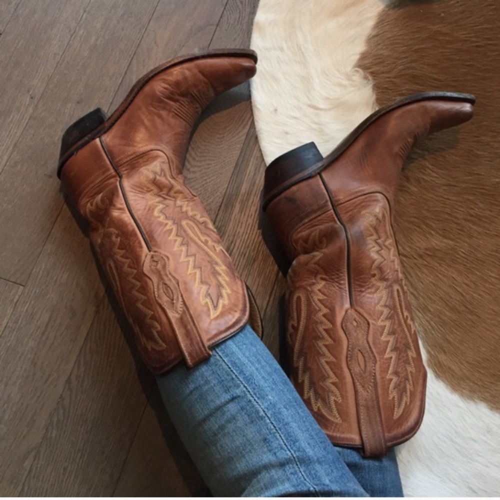 Old West cowgirl boots.